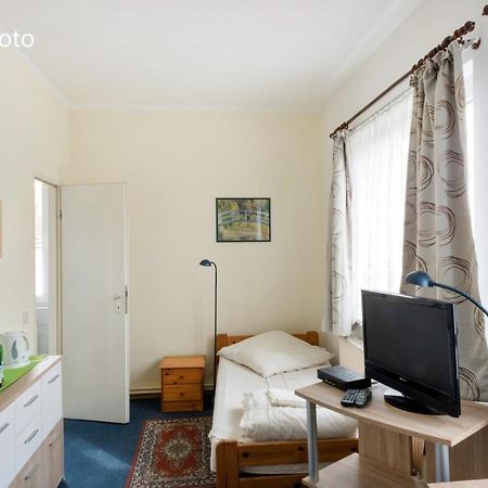 Pension GP3, Zimmer mit Kochnische und Duschbad vor den Toren Berlins Dallgow-Doeberitz Exterior foto