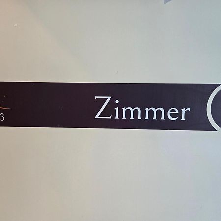 Pension GP3, Zimmer mit Kochnische und Duschbad vor den Toren Berlins Dallgow-Doeberitz Exterior foto